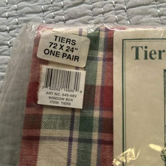 Park Imports Curtain Bundle 2 Valances & 2 Pairs of Tiers. - Picture 4 of 16